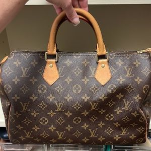 Louis Vuitton monogram speedy 35
